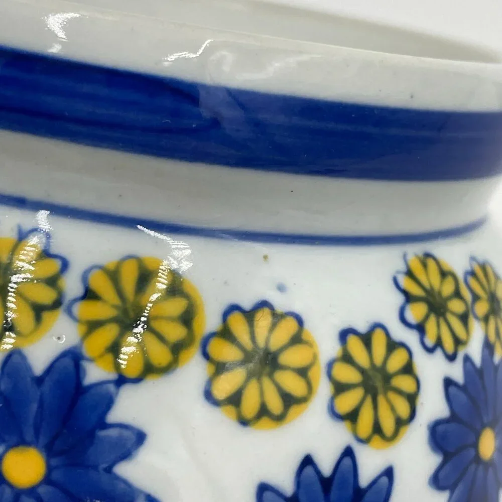 Vintage Jar‎ Small Floral Lid Keepsakes Ceramic White Blue Yellow Daisies Signed